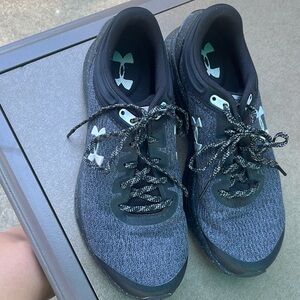 *Used - Like New* Under Armour Charged Escape Black Tennis Shoes size 9